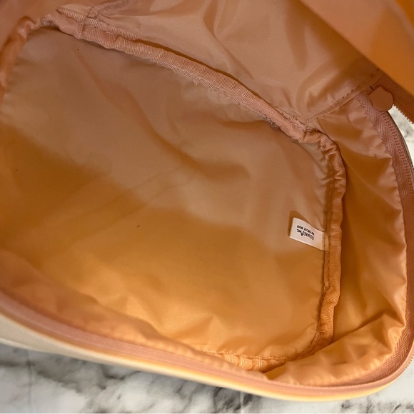 Chanel cosmetic bag - Picture 3 of 4